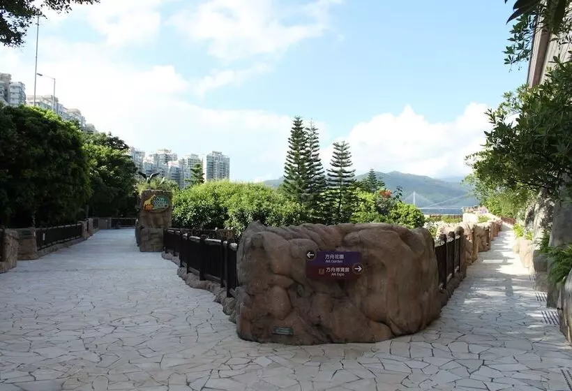 هاستل Noah’s Ark Hotel & Resort