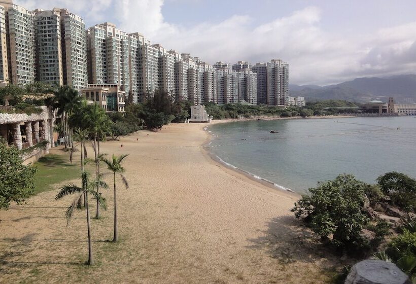 Hostel Noah’s Ark Hotel & Resort