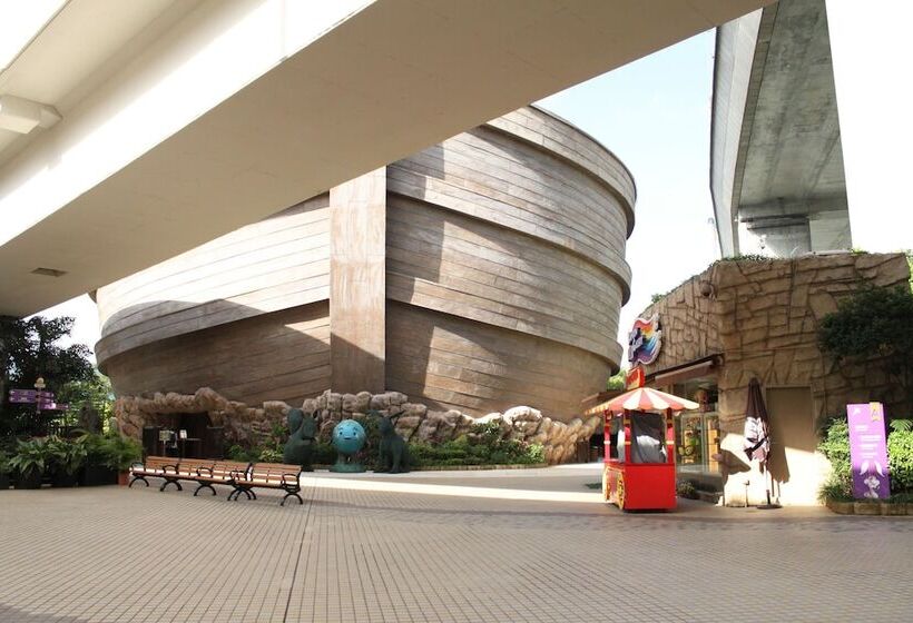 Hostel Noah’s Ark Hotel & Resort