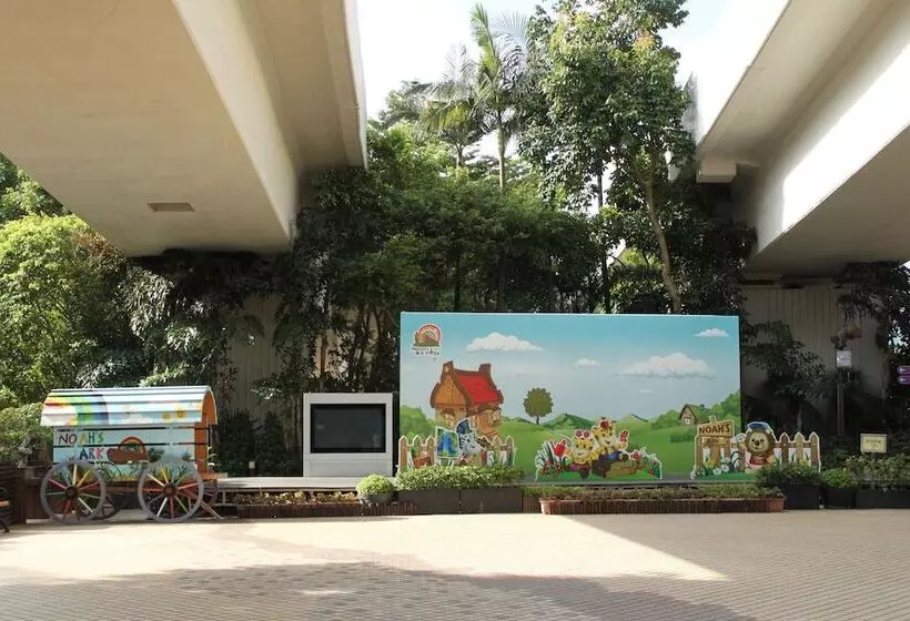 هاستل Noah’s Ark Hotel & Resort