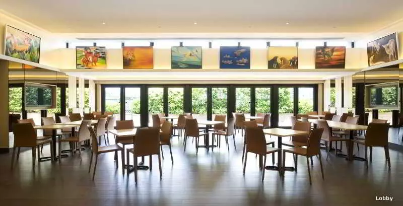هاستل Noah’s Ark Hotel & Resort