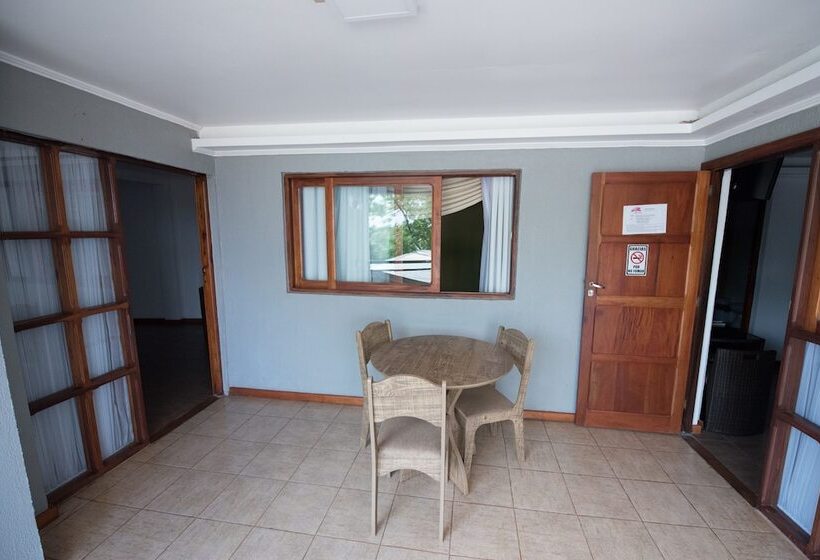 Bed & Breakfast Residencial Los Lapachos