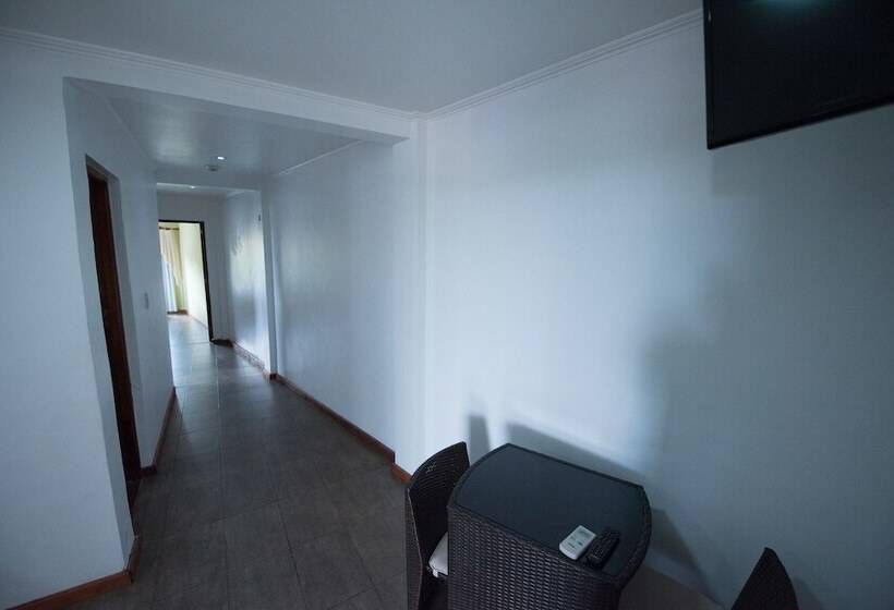 Bed & Breakfast Residencial Los Lapachos