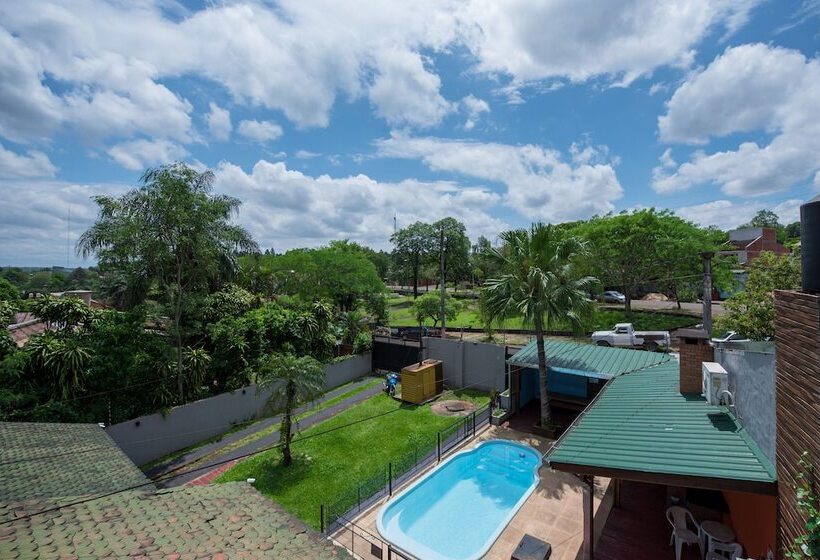 Bed & Breakfast Residencial Los Lapachos