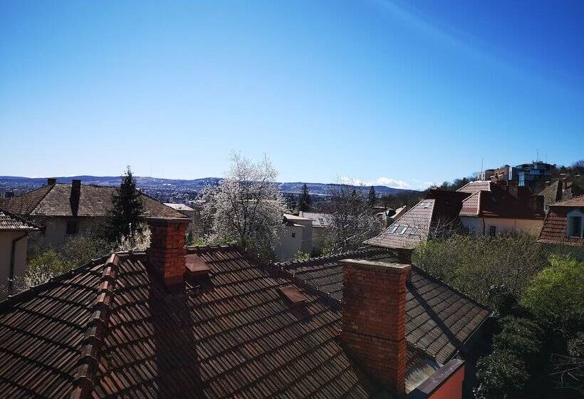 تختخواب و صبحانه Villa Hotel Escala