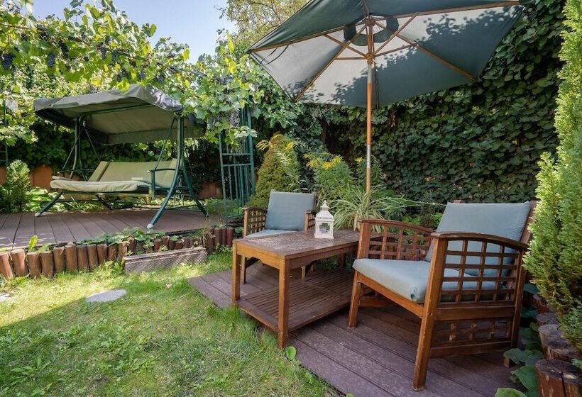 تختخواب و صبحانه Villa Hotel Escala