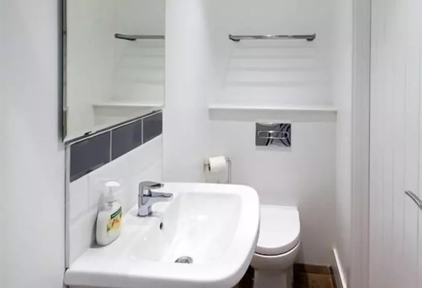 Beddoe Apartments Premier Lodge Eastleigh Near Winchester And Southampton