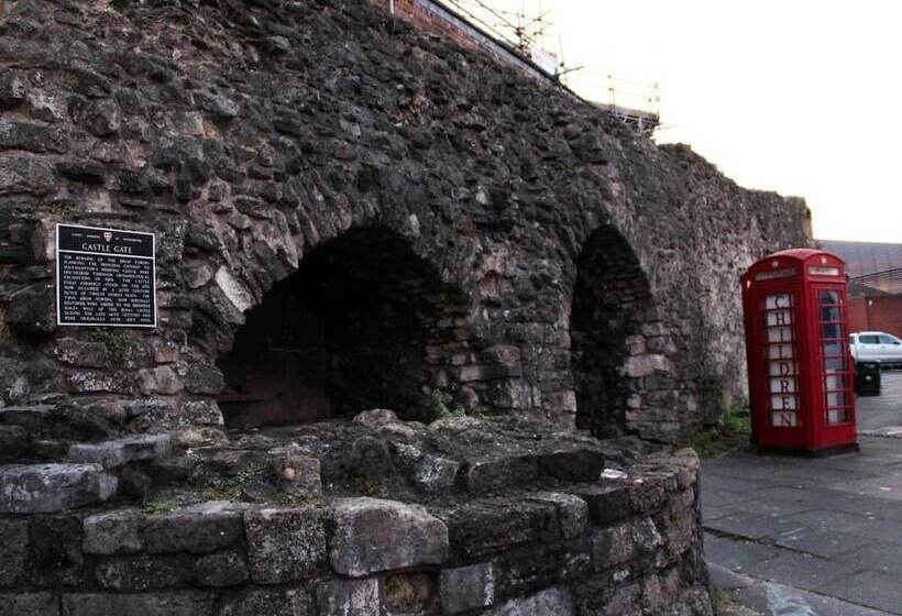 Beddoe Apartments Premier Lodge Eastleigh Near Winchester And Southampton