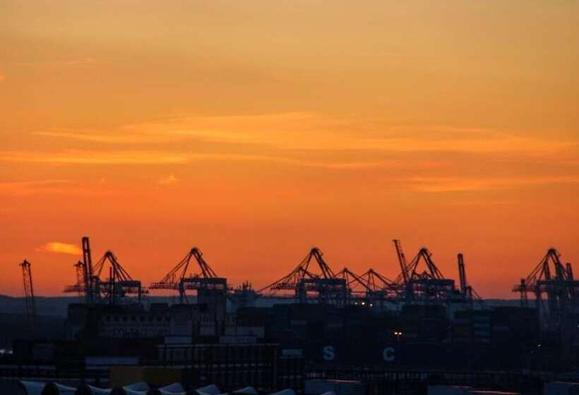 Beddoe Apartments Premier Lodge Eastleigh Near Winchester And Southampton