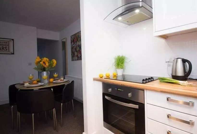 Beddoe Apartments Premier Lodge Eastleigh Near Winchester And Southampton