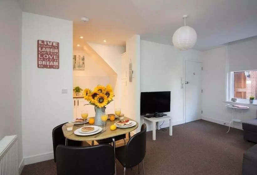Beddoe Apartments Premier Lodge Eastleigh Near Winchester And Southampton
