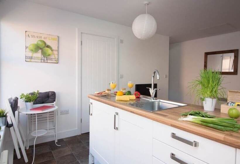 Beddoe Apartments Premier Lodge Eastleigh Near Winchester And Southampton