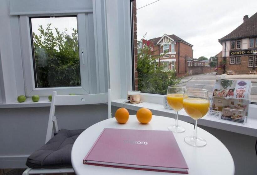 Beddoe Apartments Premier Lodge Eastleigh Near Winchester And Southampton