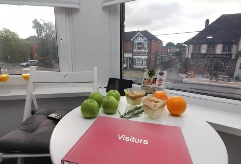 Beddoe Apartments Premier Lodge Eastleigh Near Winchester And Southampton