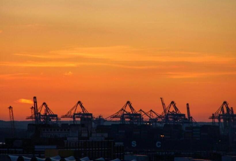 Beddoe Apartments Premier Lodge Eastleigh Near Winchester And Southampton