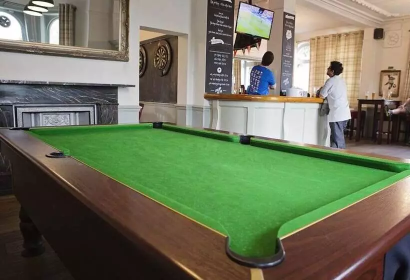 簡易ホテル The Milford Arms