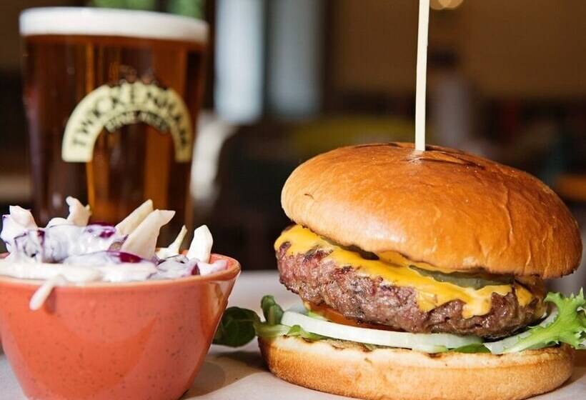 客栈  The Milford Arms