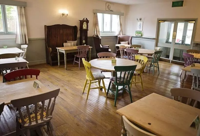 簡易ホテル The Milford Arms