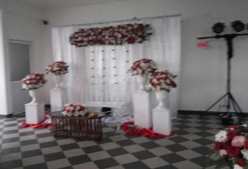 호텔 Kandy Supreme