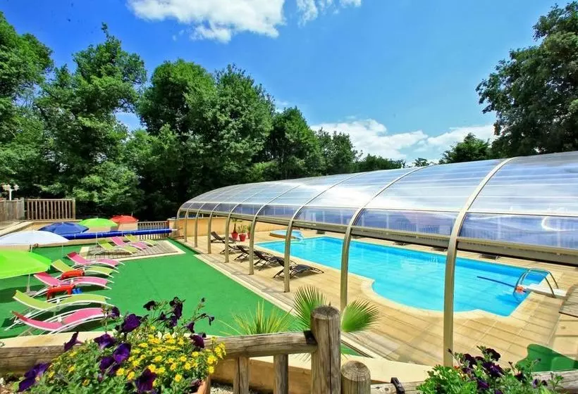 هتل Le Club Vert Du Périgord