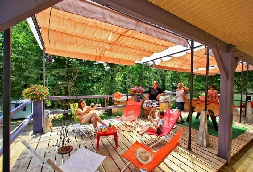 هتل Le Club Vert Du Périgord