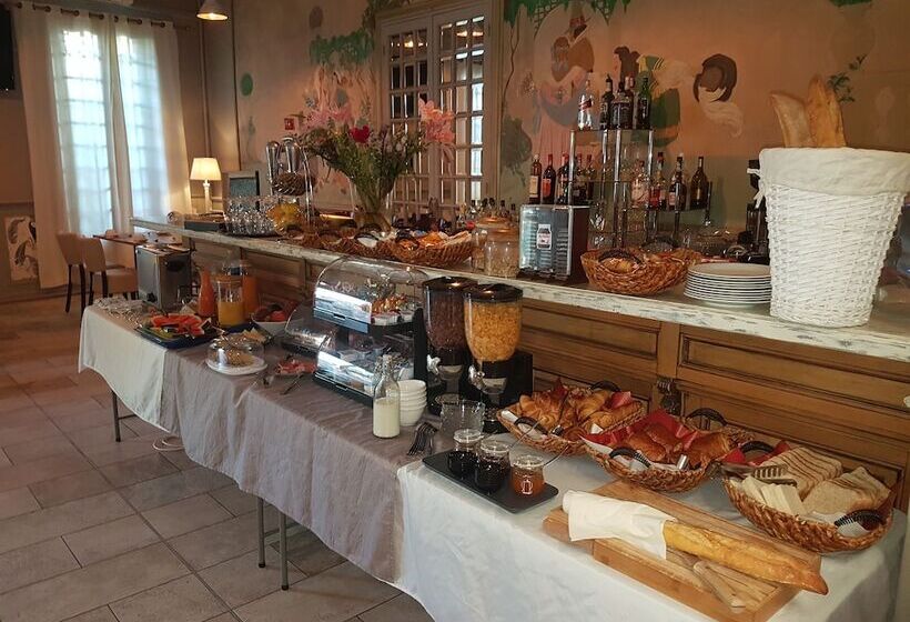 هتل Le Grand Hôtel Molière