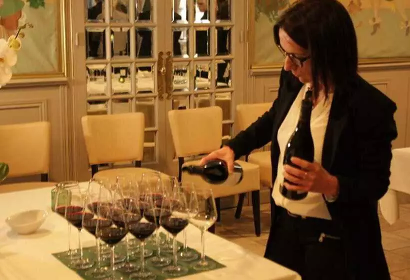 ホテル Le Grand Hôtel Molière