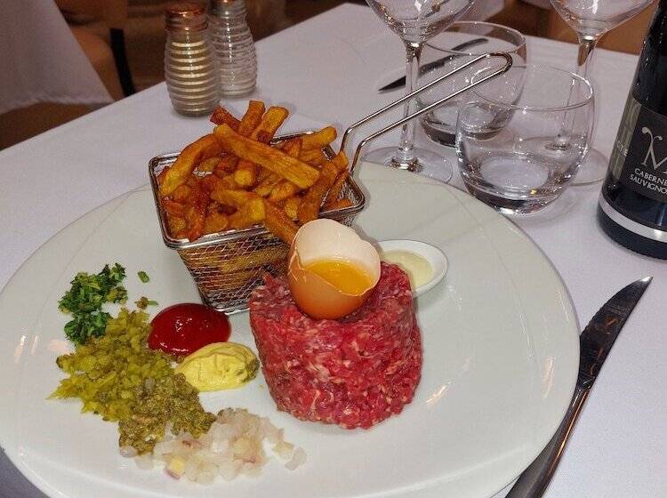 هتل Le Grand Hôtel Molière