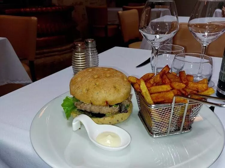 ホテル Le Grand Hôtel Molière