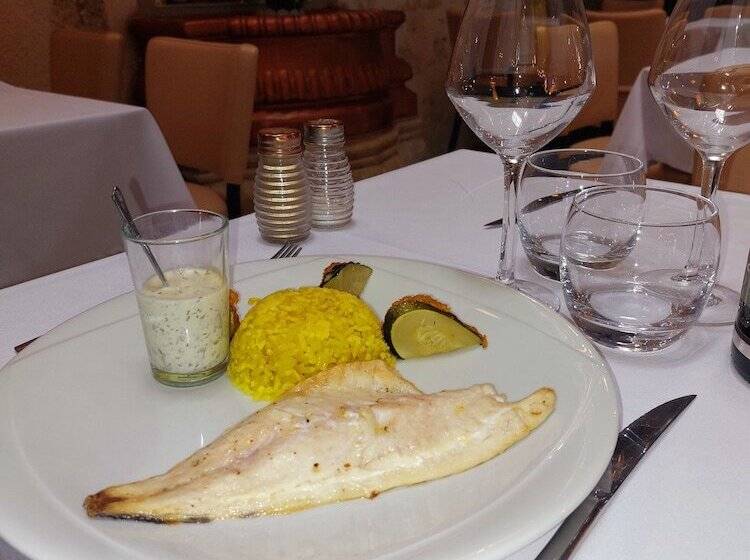 هتل Le Grand Hôtel Molière