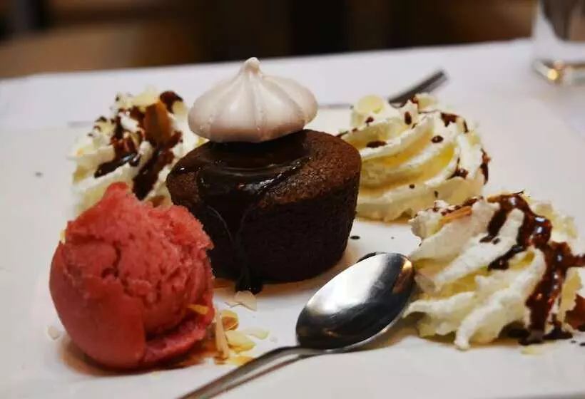 ホテル Le Grand Hôtel Molière