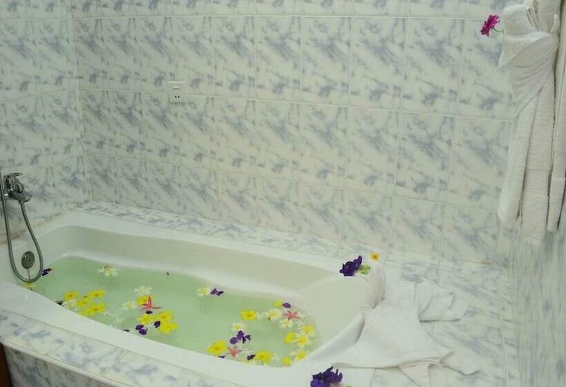 هتل Myat Nan Yone