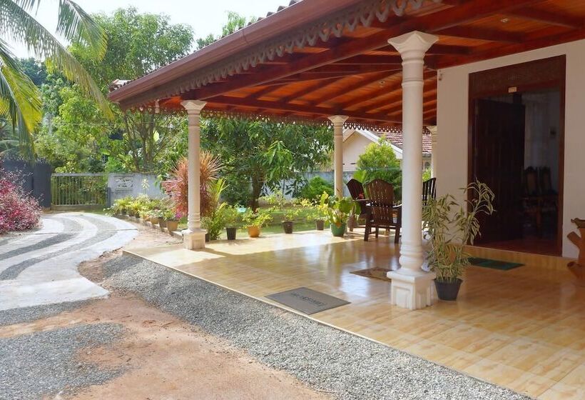 Pension Damith Tourist Inn