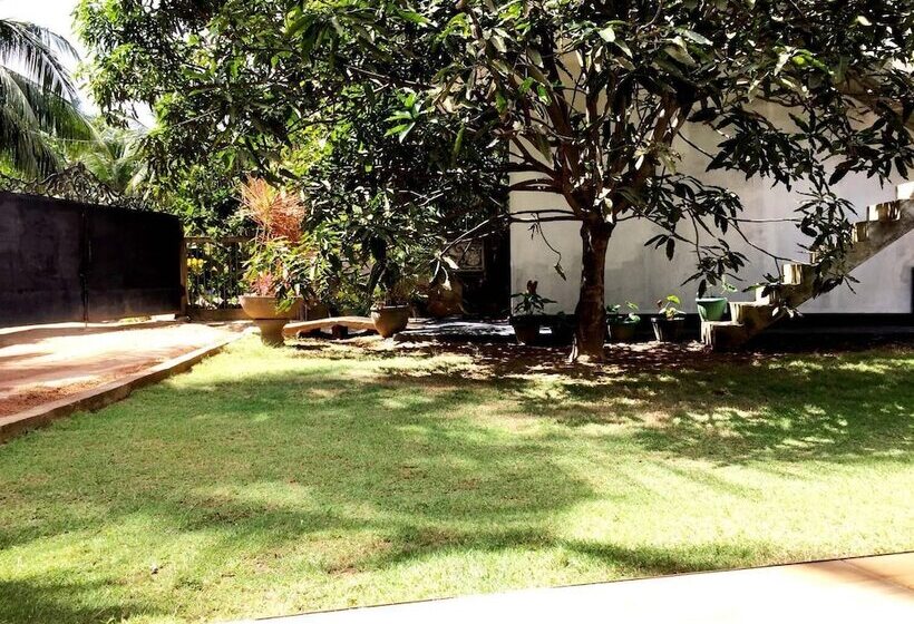 Pension Damith Tourist Inn