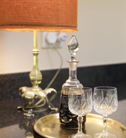 פנסיון Moontide Riverside Lodge