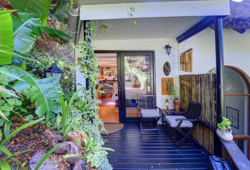 פנסיון Moontide Riverside Lodge