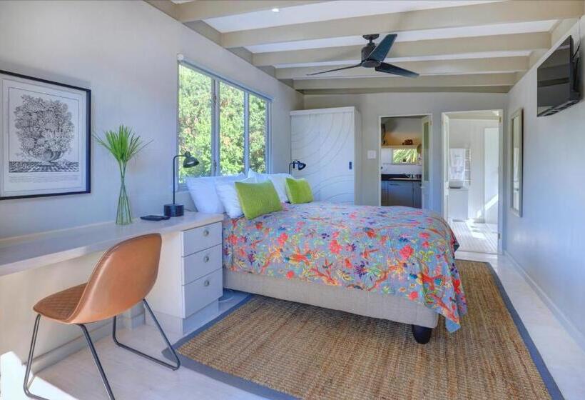 פנסיון Moontide Riverside Lodge