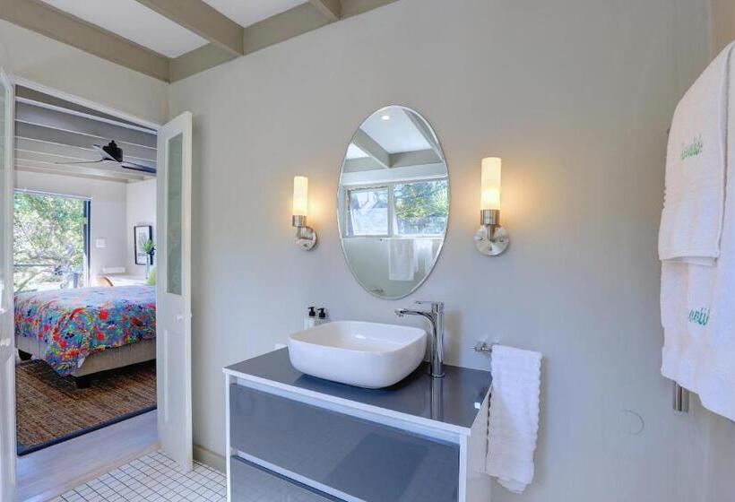 פנסיון Moontide Riverside Lodge