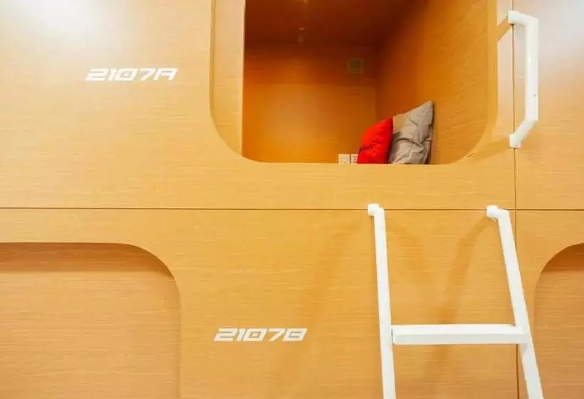 ペンション Reddoorz Hostel Near Taman Puring