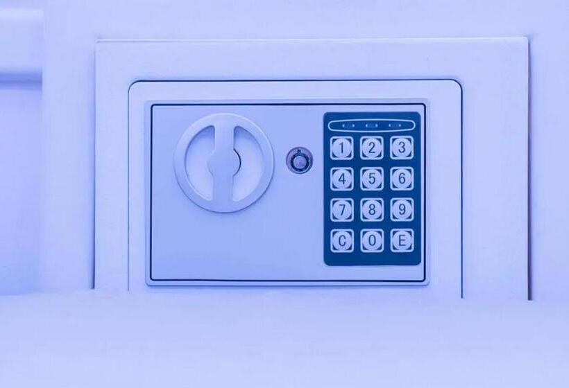 بنسيون Reddoorz Hostel Near Taman Puring