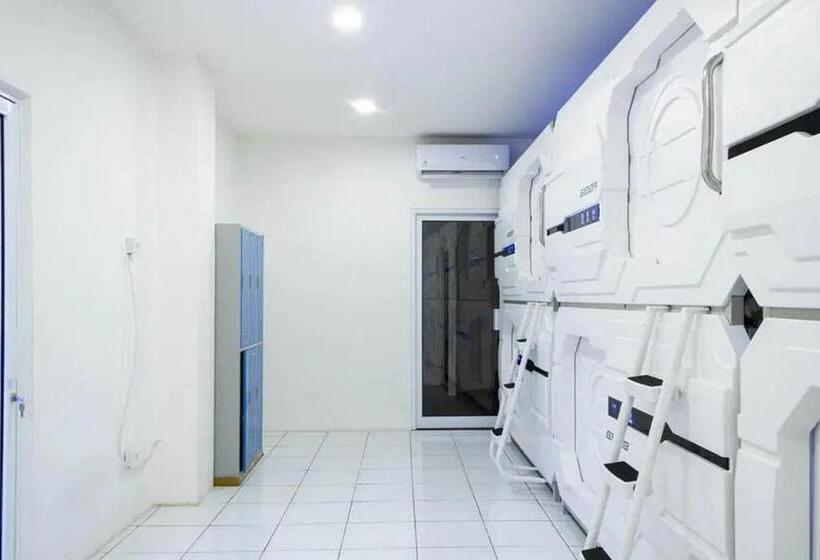 بنسيون Reddoorz Hostel Near Taman Puring