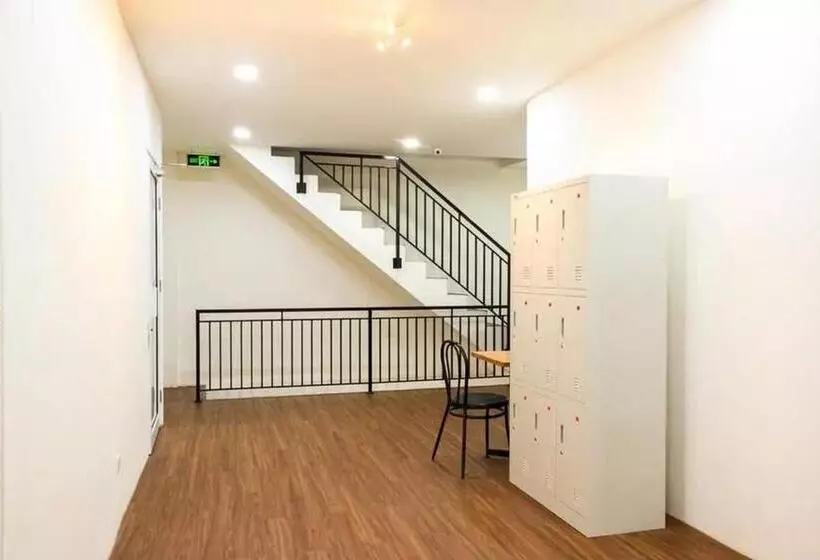 ペンション Reddoorz Hostel Near Taman Puring