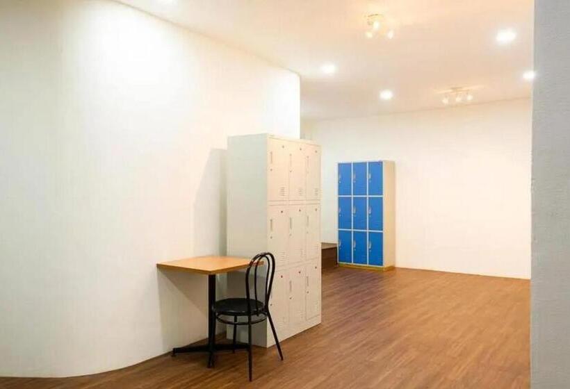 بنسيون Reddoorz Hostel Near Taman Puring