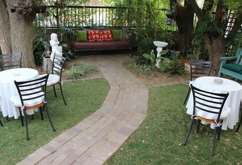 بنسيون Simonsberg Guest House