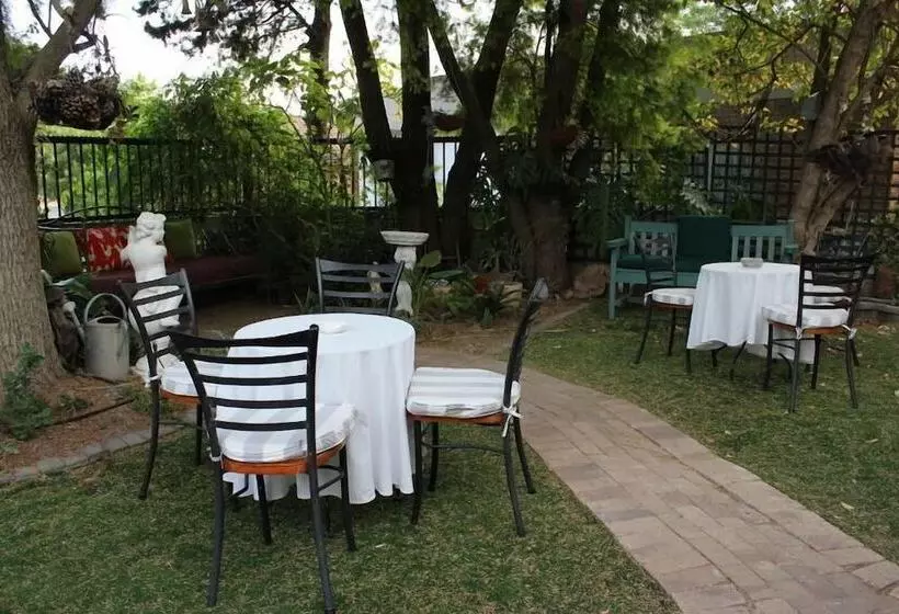 ペンション Simonsberg Guest House
