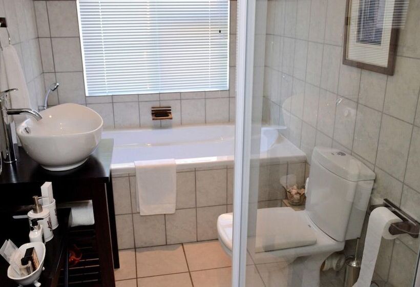 بنسيون Simonsberg Guest House