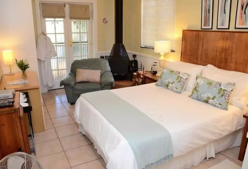 ペンション Simonsberg Guest House
