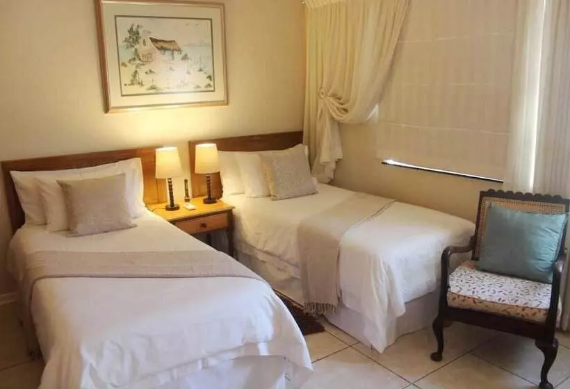 ペンション Simonsberg Guest House