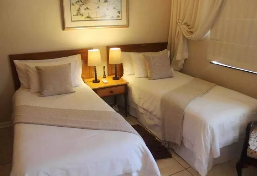 ペンション Simonsberg Guest House