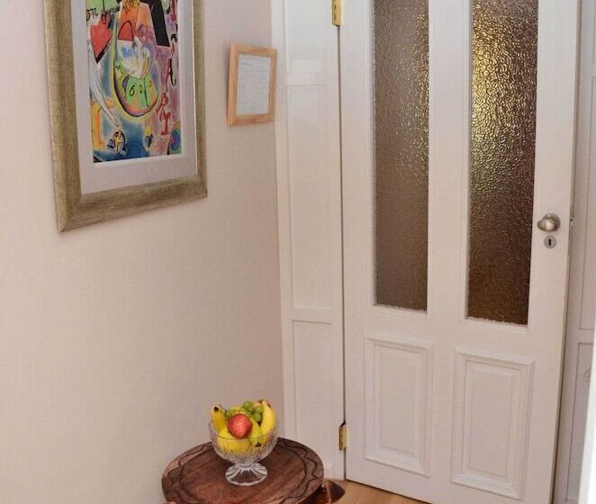 بنسيون Simonsberg Guest House